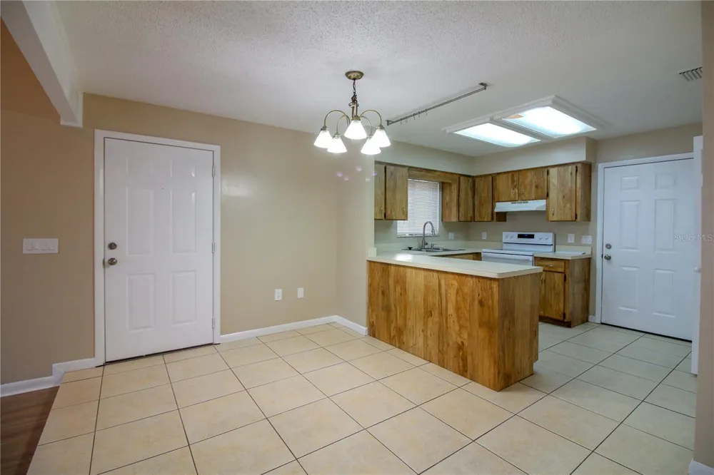 1545 KING AVENUE Lakeland, FL 33803