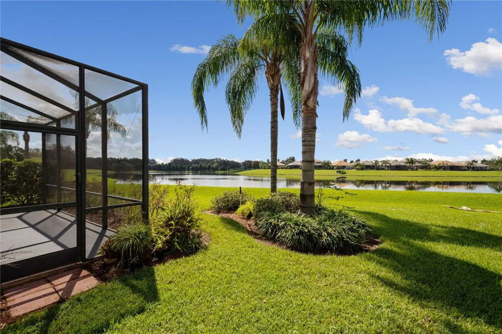 2464 LAUREL GLEN DRIVE Lakeland, FL 33803
