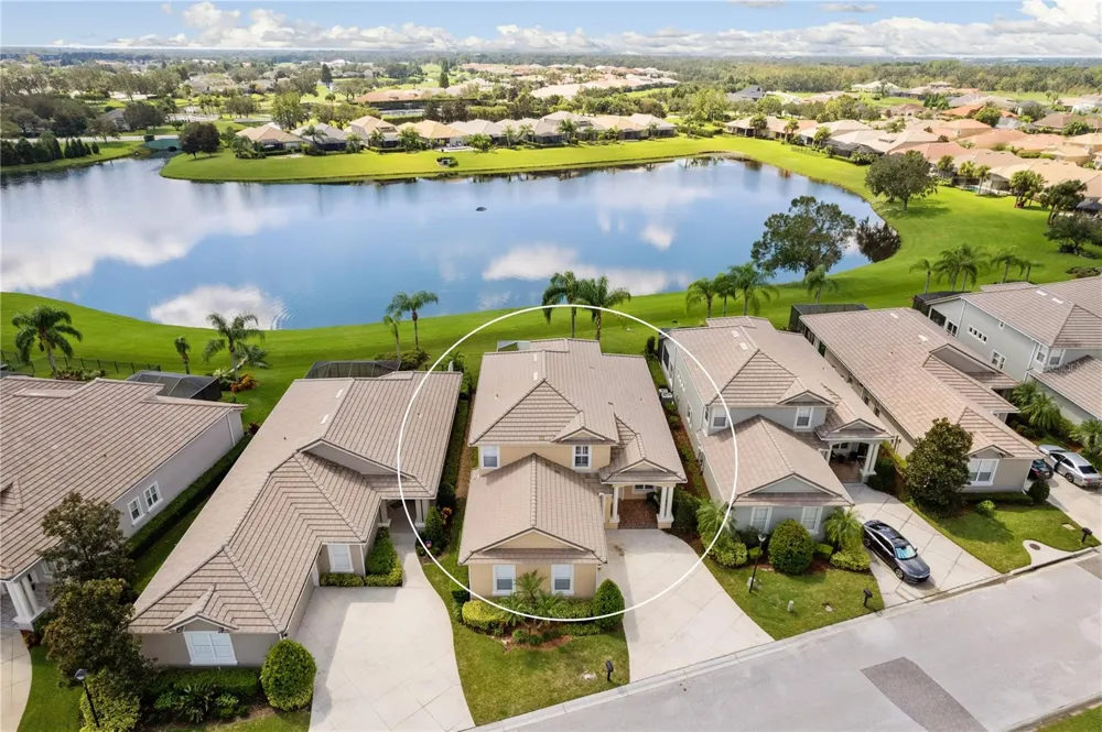 2464 LAUREL GLEN DRIVE Lakeland, FL 33803