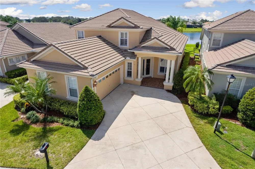 2464 LAUREL GLEN DRIVE Lakeland, FL 33803