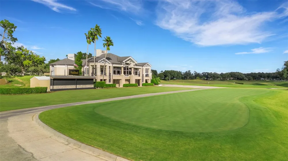 2464 LAUREL GLEN DRIVE Lakeland, FL 33803