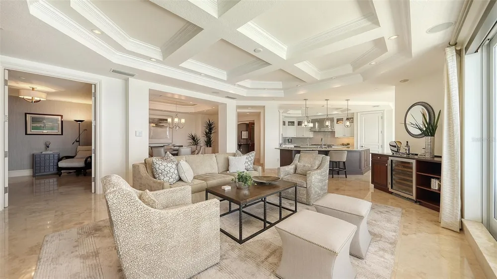 464 GOLDEN GATE POINT #702 Sarasota, FL 34236
