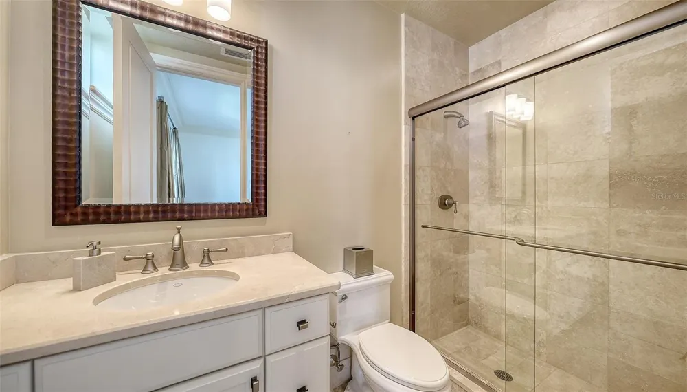 464 GOLDEN GATE POINT #702 Sarasota, FL 34236