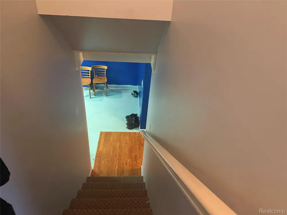 25645 Andover Drive Dearborn Heights City, MI 48125