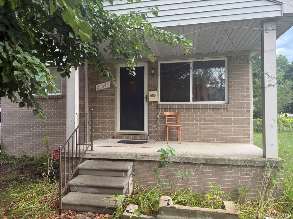 25645 Andover Drive Dearborn Heights City, MI 48125