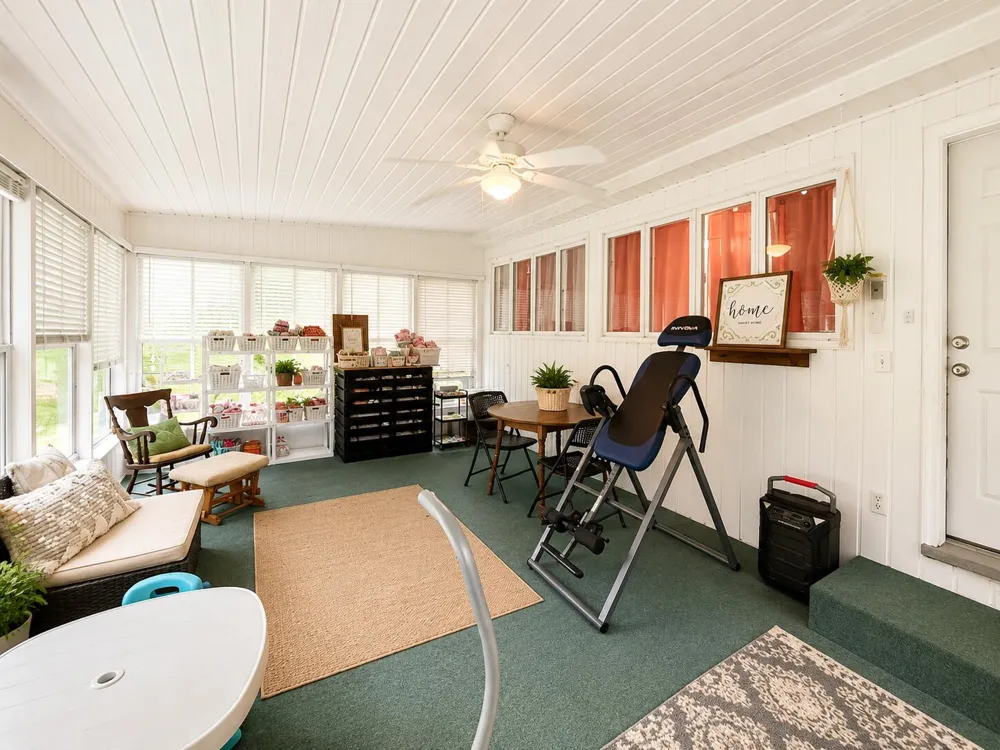 553 East Drive Marshall City, MI 49068