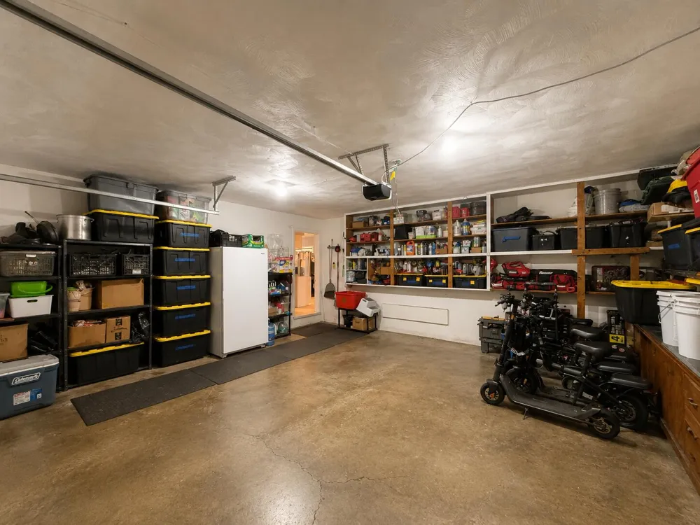 553 East Drive Marshall City, MI 49068