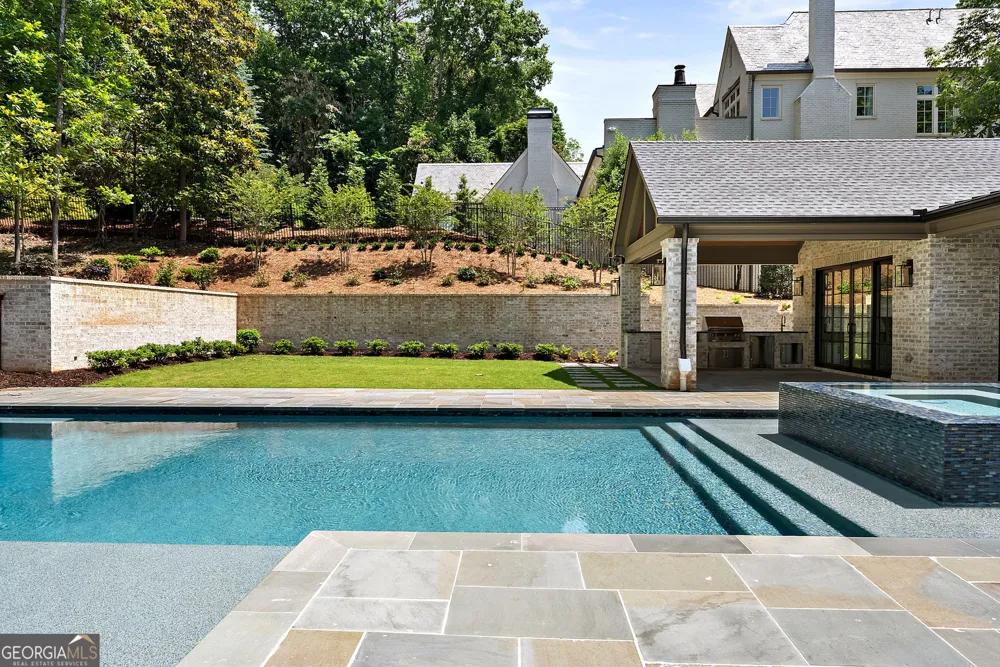 95 Blackland RD NW Atlanta, GA 30342