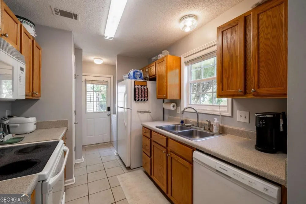 1305 Cedar Shoals DR Athens, GA 30605