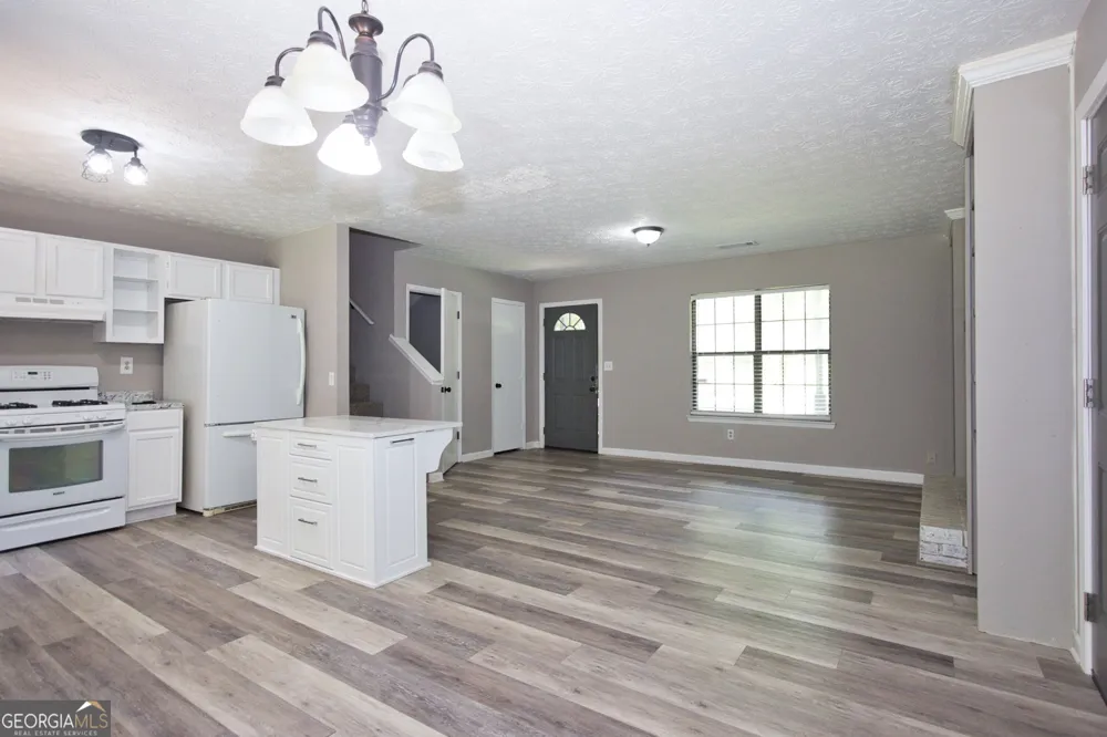 4685 Barnes CT Loganville, GA 30052