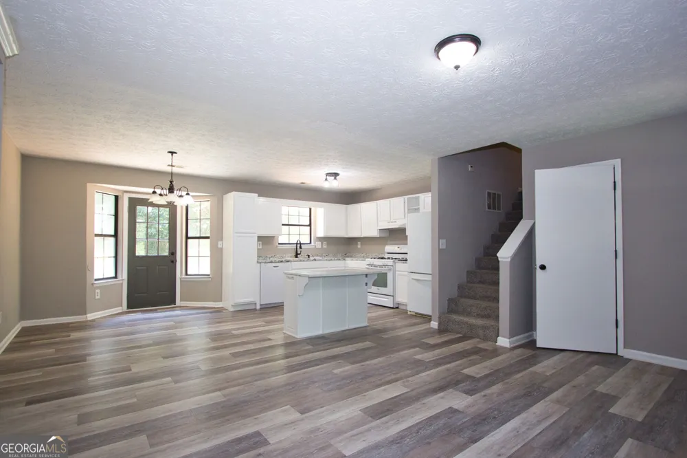 4685 Barnes CT Loganville, GA 30052
