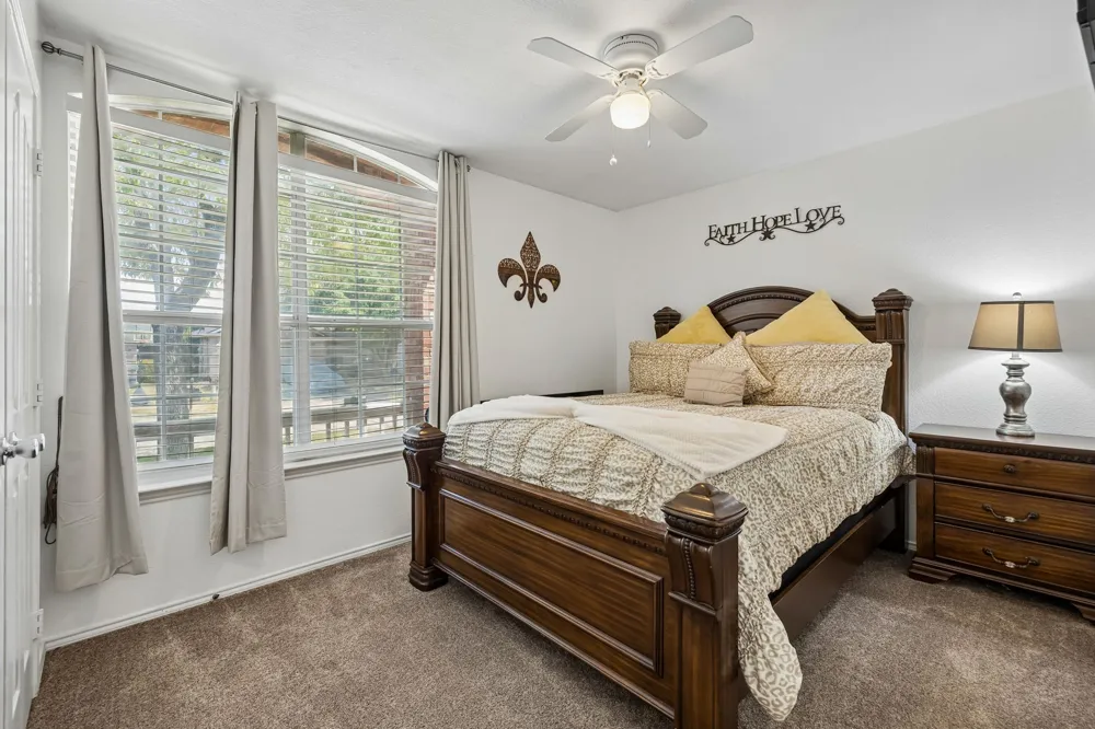 1023 Aviary Aubrey, TX 76227