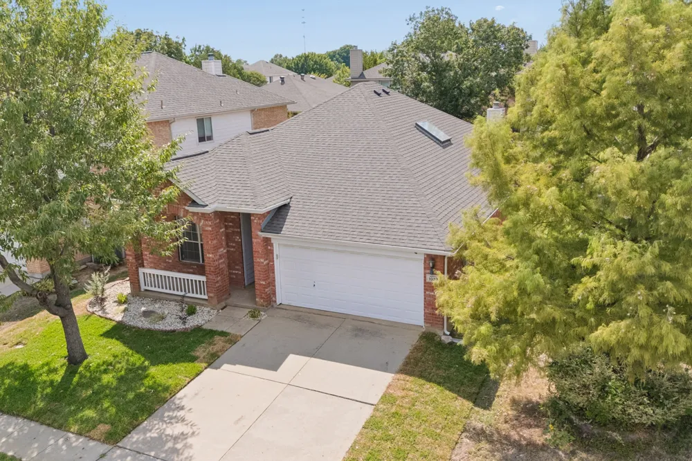 1023 Aviary Aubrey, TX 76227