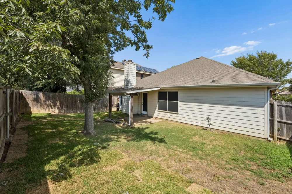 1023 Aviary Aubrey, TX 76227