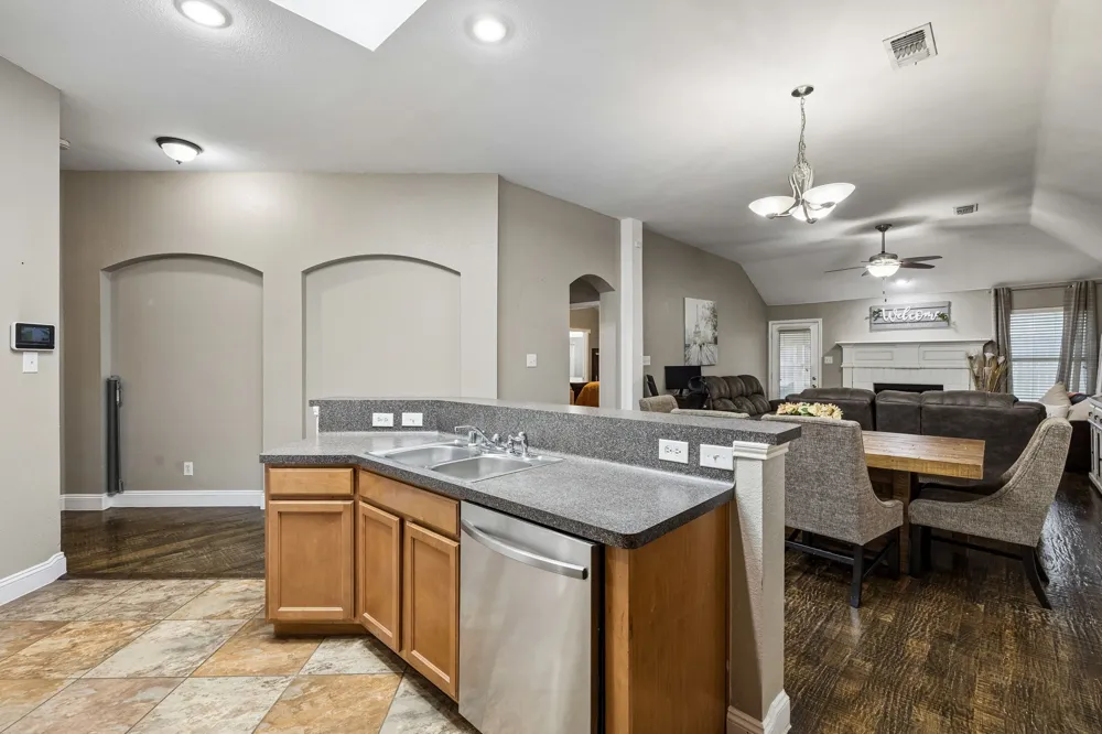 1023 Aviary Aubrey, TX 76227