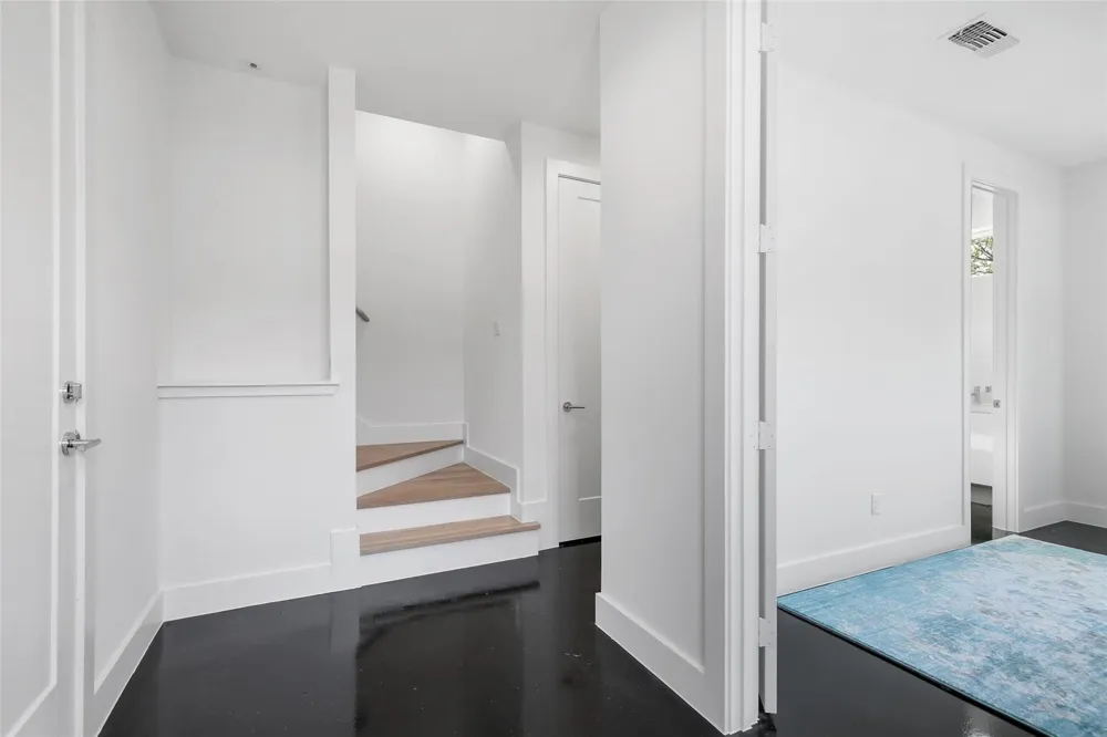 4904 Lexington Court Dallas, TX 75206