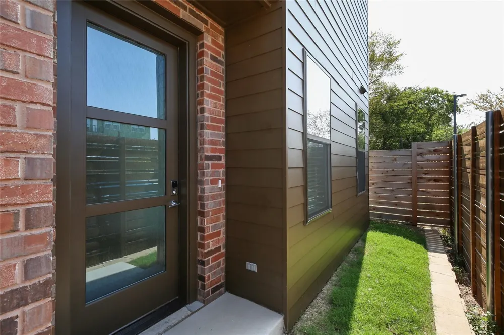 4904 Lexington Court Dallas, TX 75206