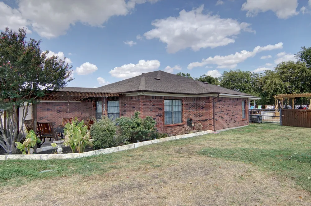 7200 Gillis Johnson Street Fort Worth, TX 76179