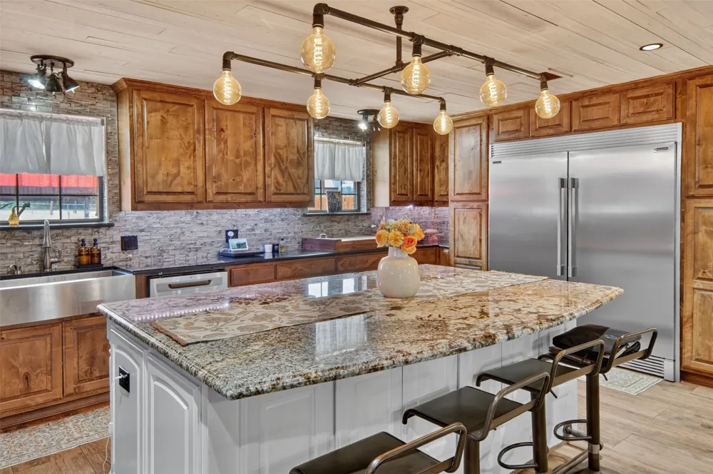7200 Gillis Johnson Street Fort Worth, TX 76179
