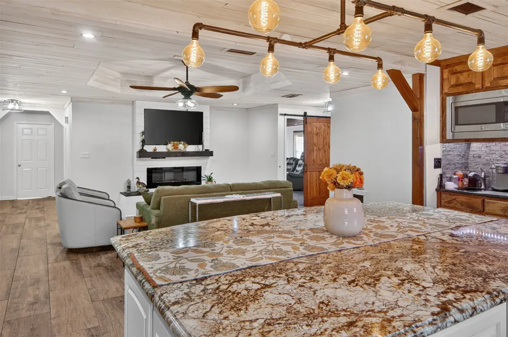 7200 Gillis Johnson Street Fort Worth, TX 76179