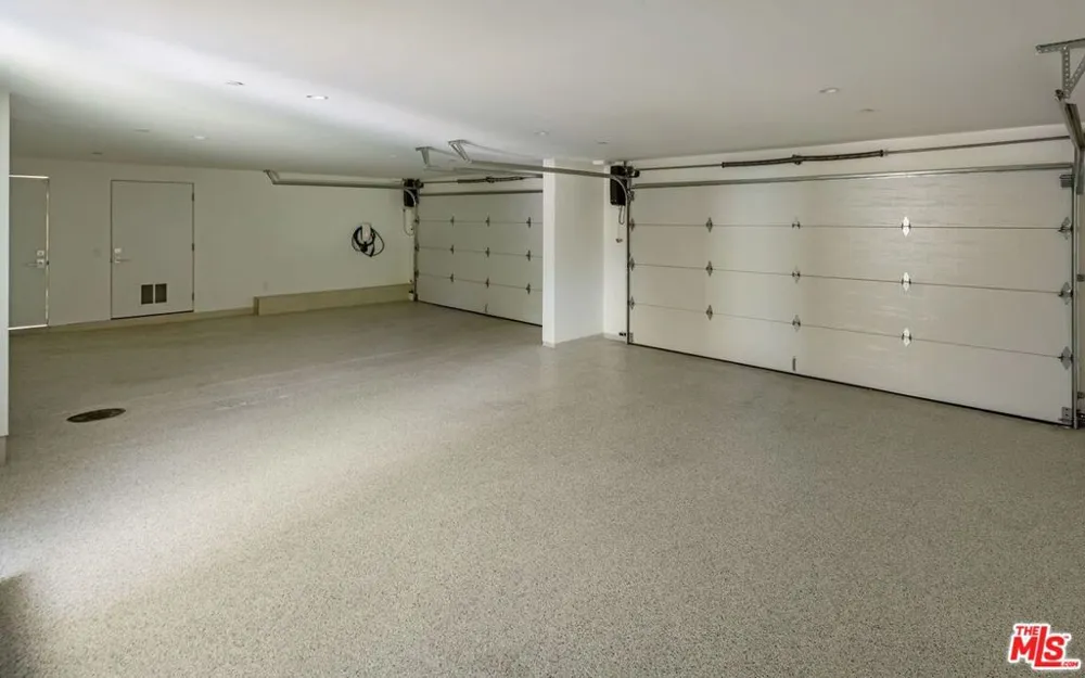 2189 Summitridge Drive Los Angeles, CA 90077