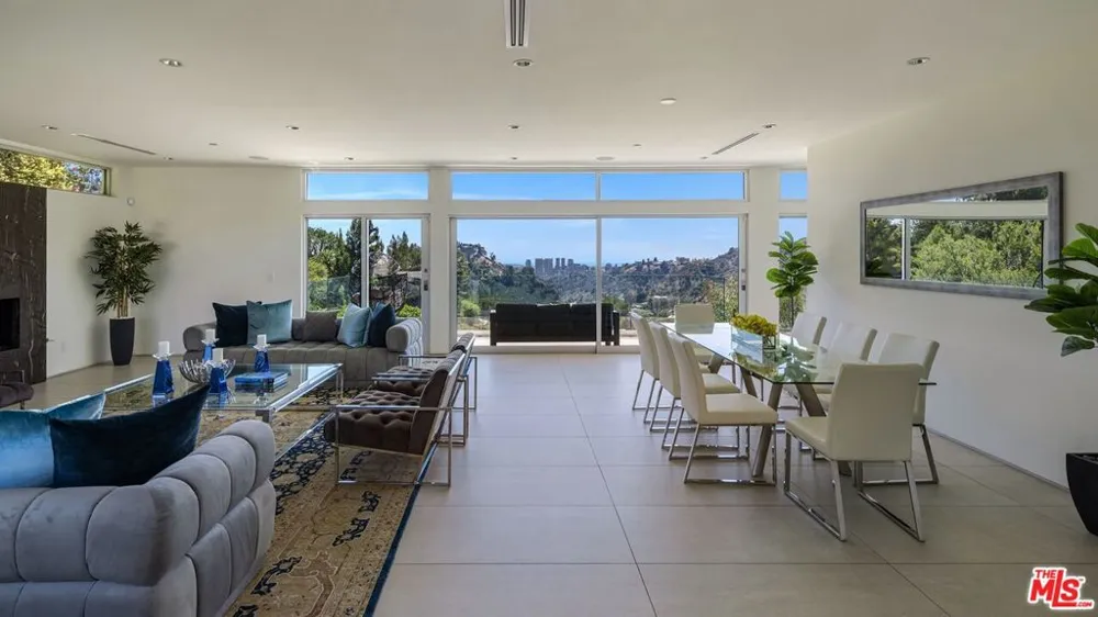 2189 Summitridge Drive Los Angeles, CA 90077