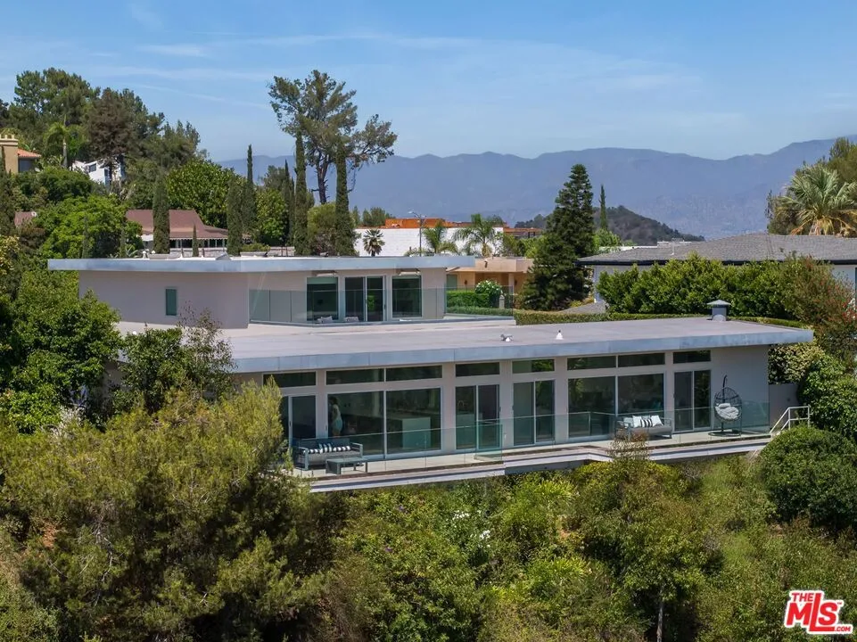 2189 Summitridge Drive Los Angeles, CA 90077