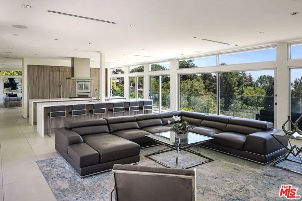 2189 Summitridge Drive Los Angeles, CA 90077