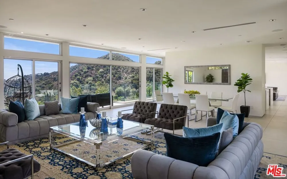 2189 Summitridge Drive Los Angeles, CA 90077