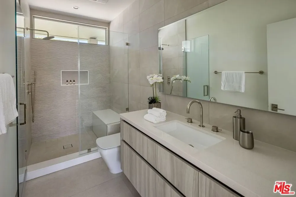 2189 Summitridge Drive Los Angeles, CA 90077