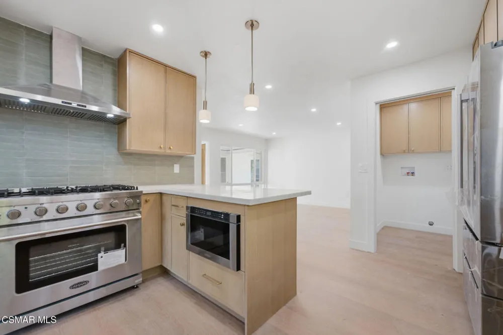 6652 Daryn Drive West Hills, CA 91307