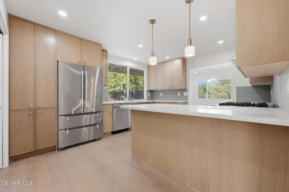 6652 Daryn Drive West Hills, CA 91307