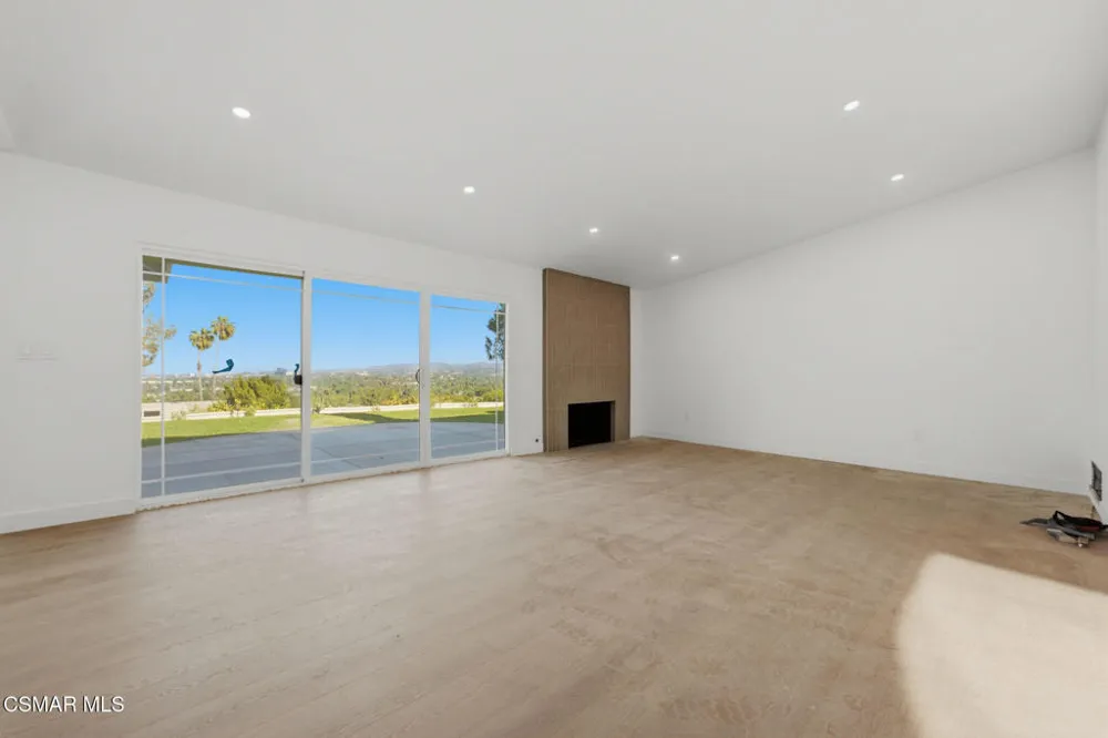 6652 Daryn Drive West Hills, CA 91307