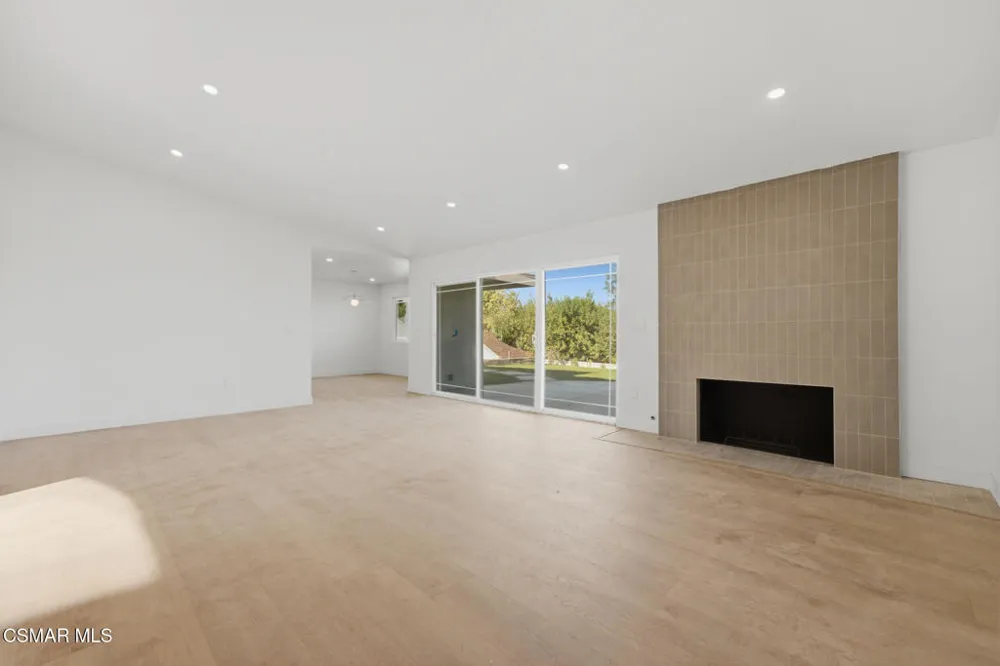 6652 Daryn Drive West Hills, CA 91307