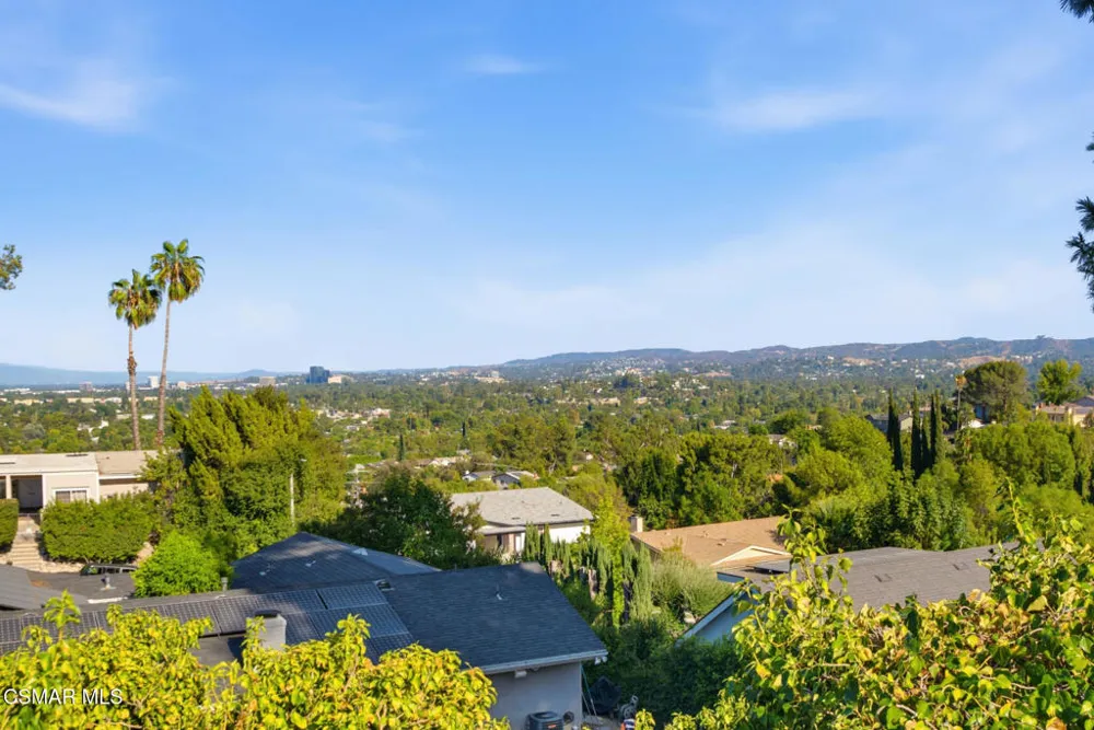 6652 Daryn Drive West Hills, CA 91307