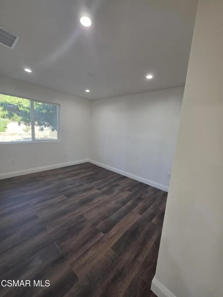 22158 Eccles Street West Hills, CA 91304