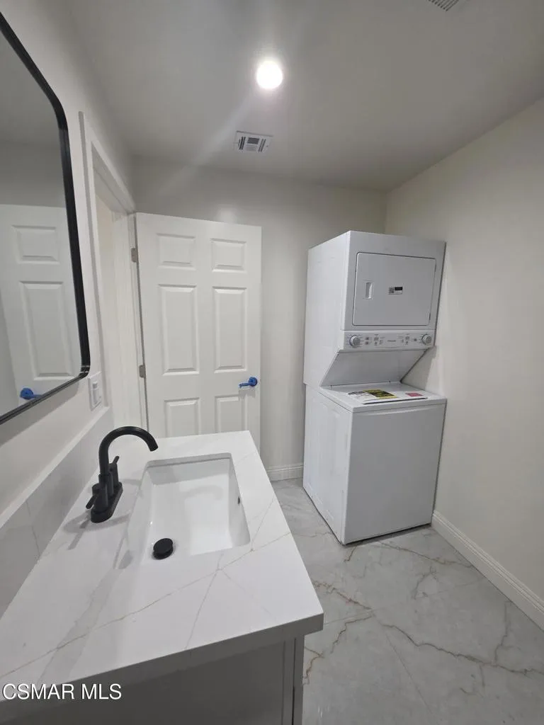 22158 Eccles Street West Hills, CA 91304
