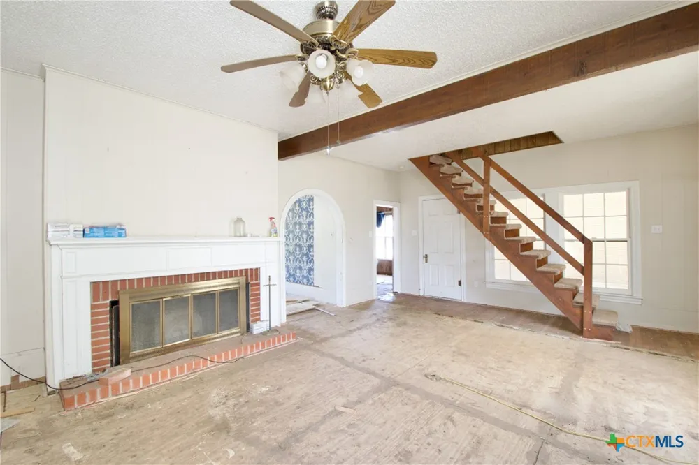 1202 Tyler Thornton, TX 76687