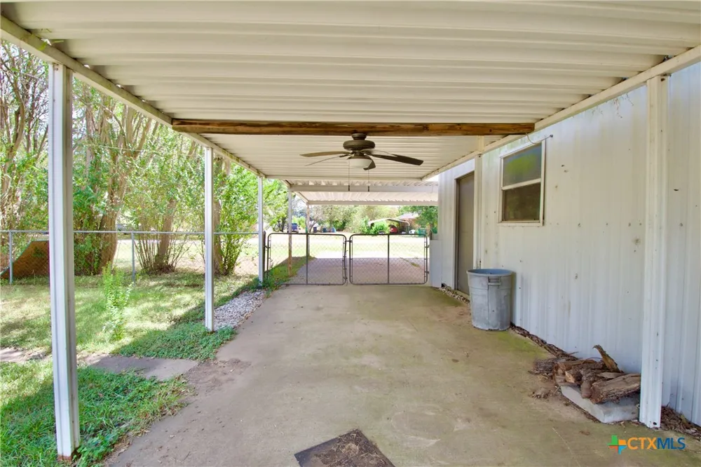 1202 Tyler Thornton, TX 76687