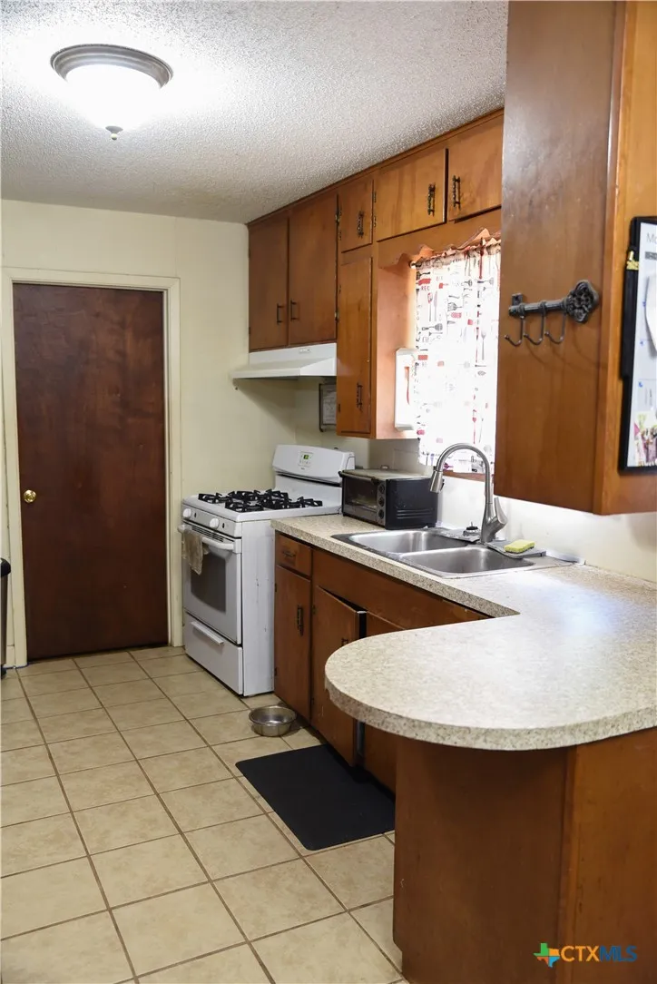 3308 Avondale Street Victoria, TX 77901