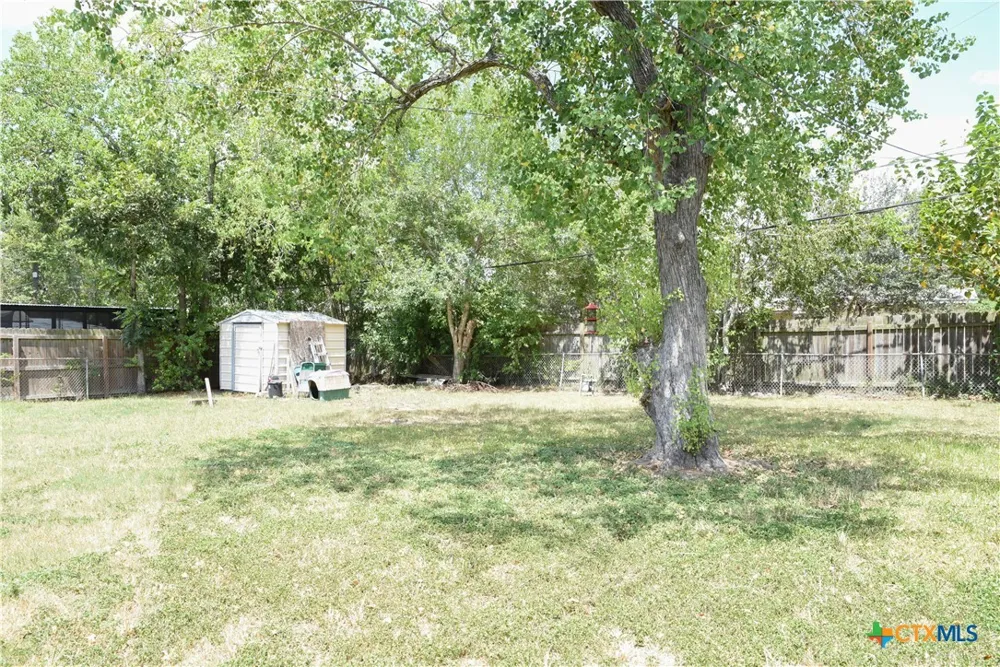 3308 Avondale Street Victoria, TX 77901