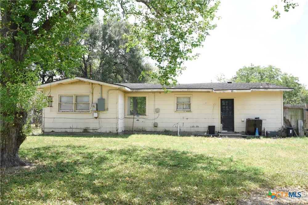 3308 Avondale Street Victoria, TX 77901