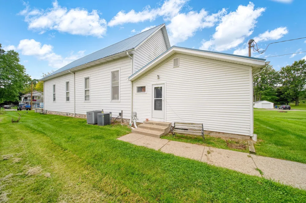 106 E Commercial Street Brooklyn, MI 49230