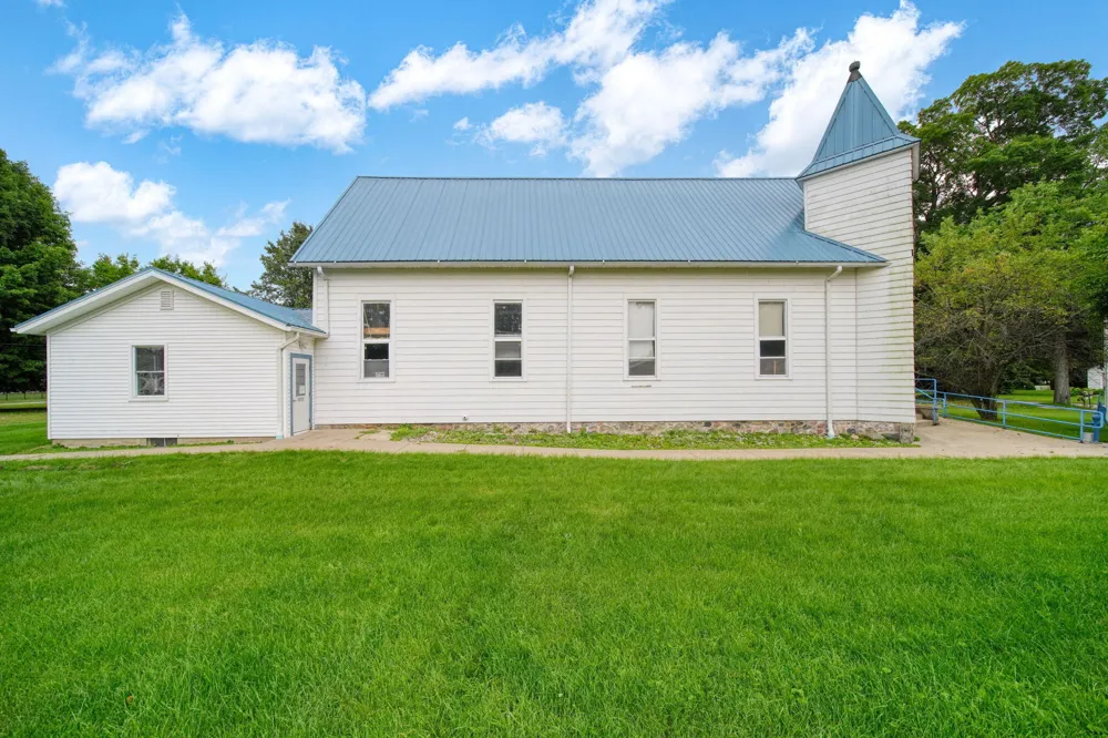 106 E Commercial Street Brooklyn, MI 49230