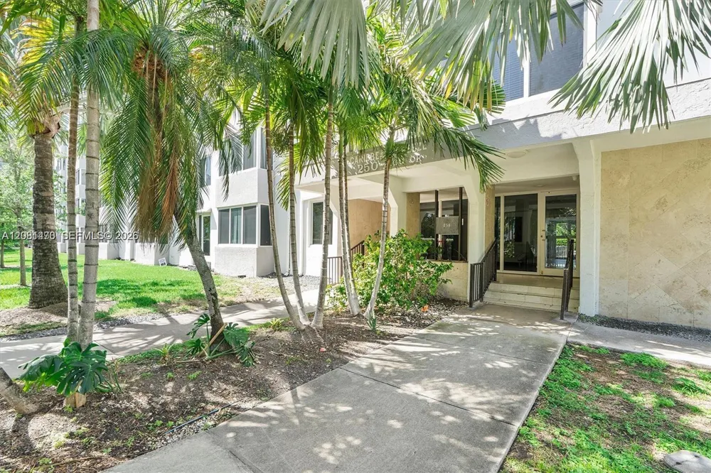 250 180th Dr #158 Sunny Isles Beach, FL 33160