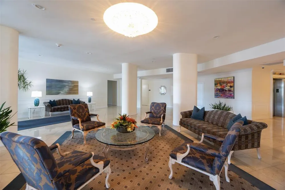 1 LAS OLAS CIRCLE #415 Fort Lauderdale, FL 33316