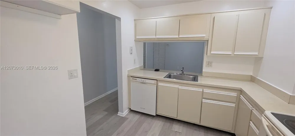 3529 NW 94th Ave #5B Sunrise, FL 33351