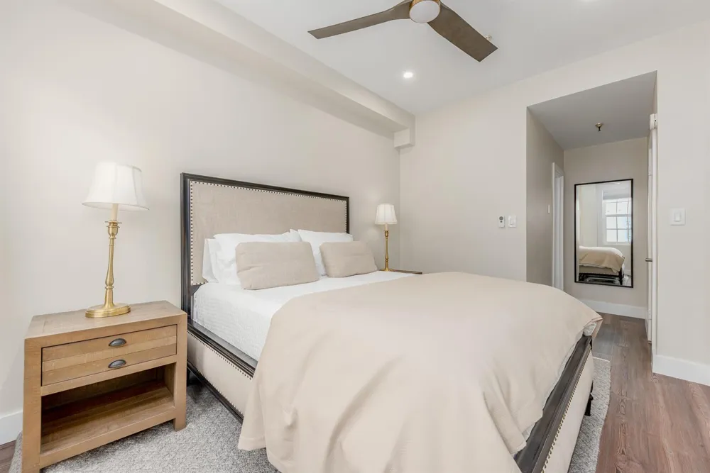 235 SUNRISE AVENUE #2211 Palm Beach, FL 33480