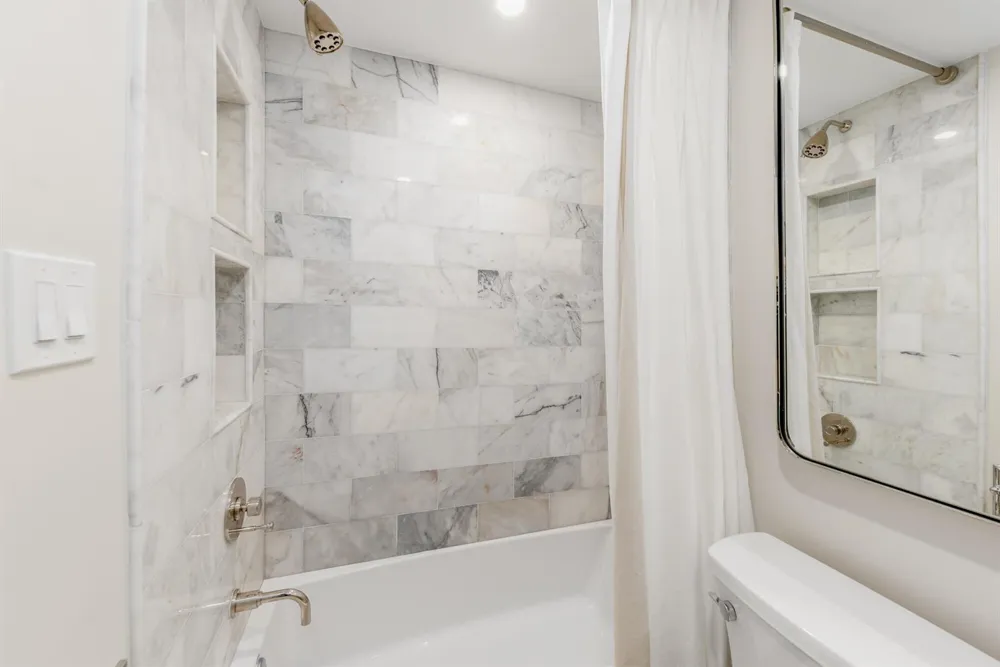 235 SUNRISE AVENUE #2211 Palm Beach, FL 33480