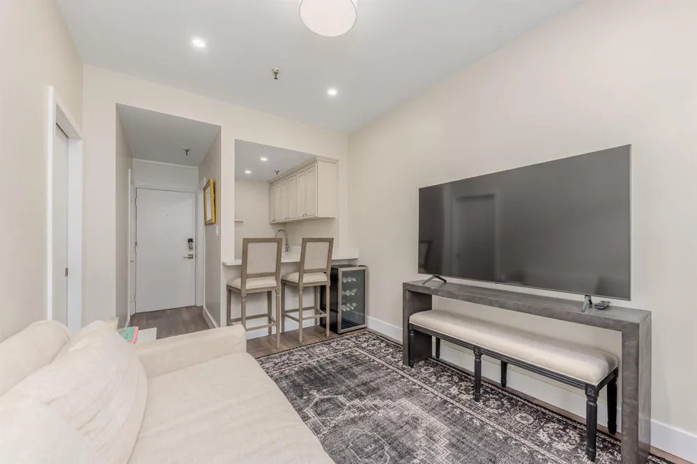 235 SUNRISE AVENUE #2211 Palm Beach, FL 33480